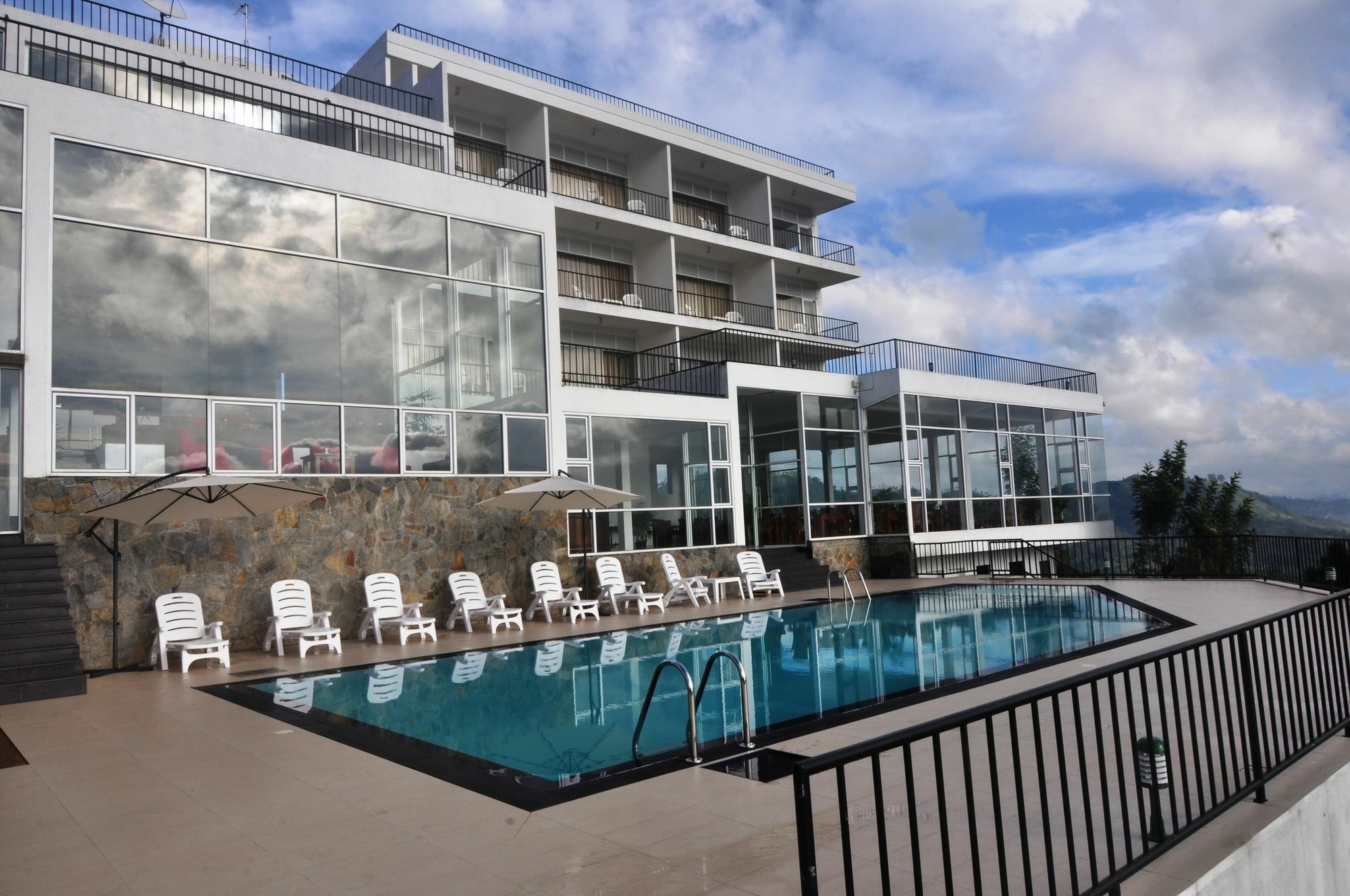 Hotel Heaven'S Edge By Ehi Ella Exterior foto